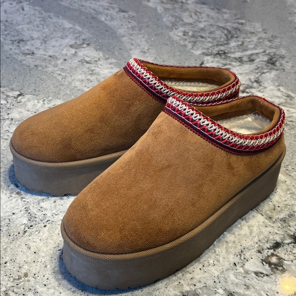 NEW LOVE Tan Platform Mules Size 9.5 - Picture 13 of 13